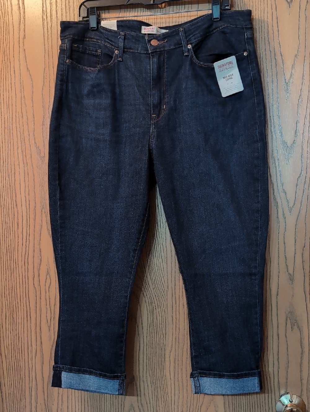 Signature by Levi Strauss Dark Indigo Mid-Rise Capri Jeans